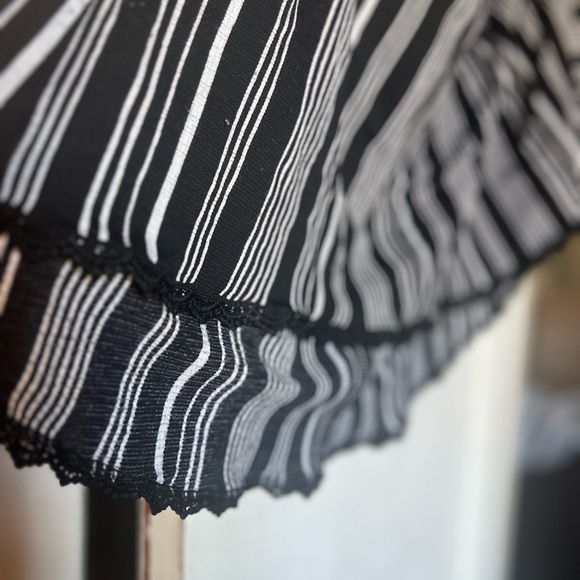Black and White Striped Women's Top - Picture 4 of 7